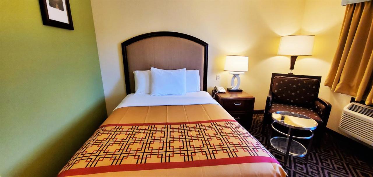 Travel Inn And Suites- Sikeston Miner I-55 Exit-67 Bagian luar foto