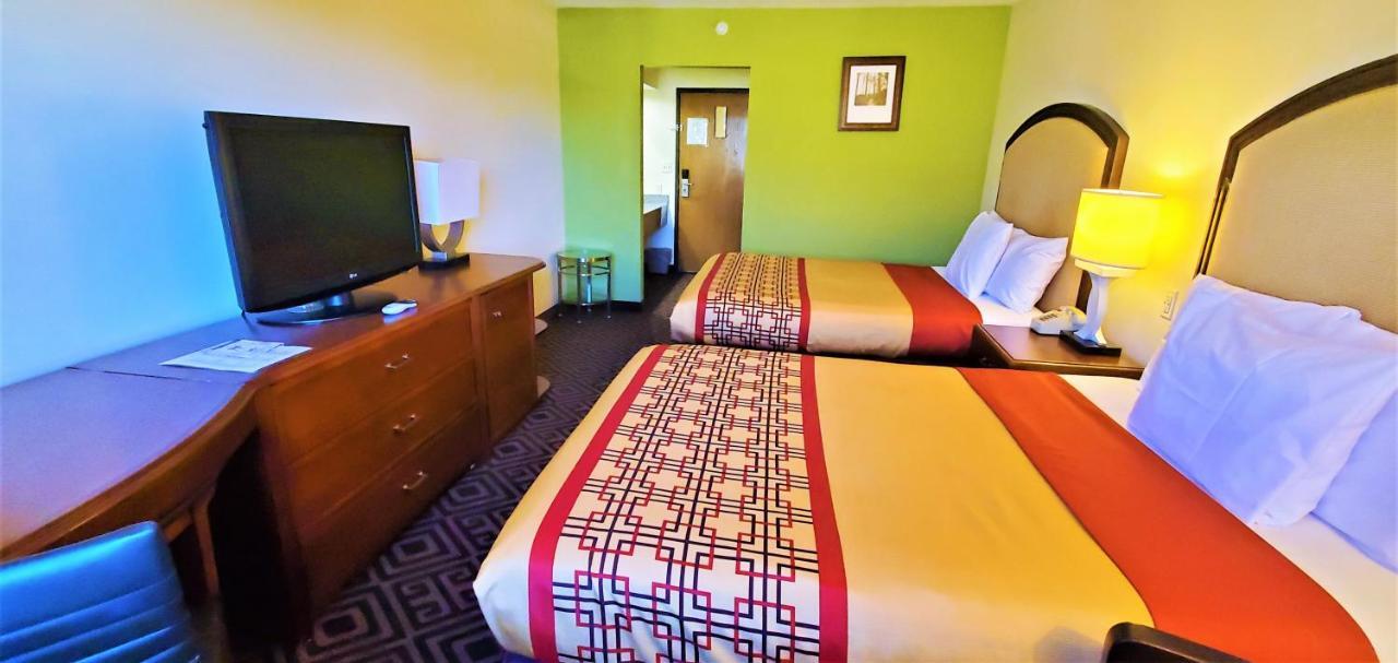 Travel Inn And Suites- Sikeston Miner I-55 Exit-67 Bagian luar foto